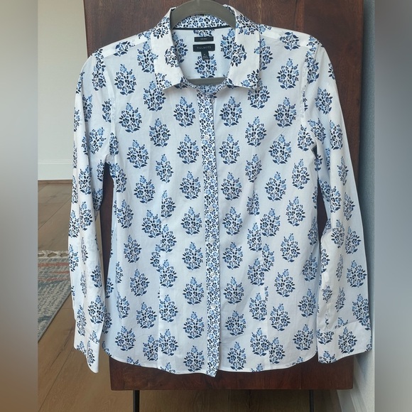 Talbots - Non-Iron Perfect Shirt - Lush
Bouquets | Floral Blue and White - Picture 2 of 7